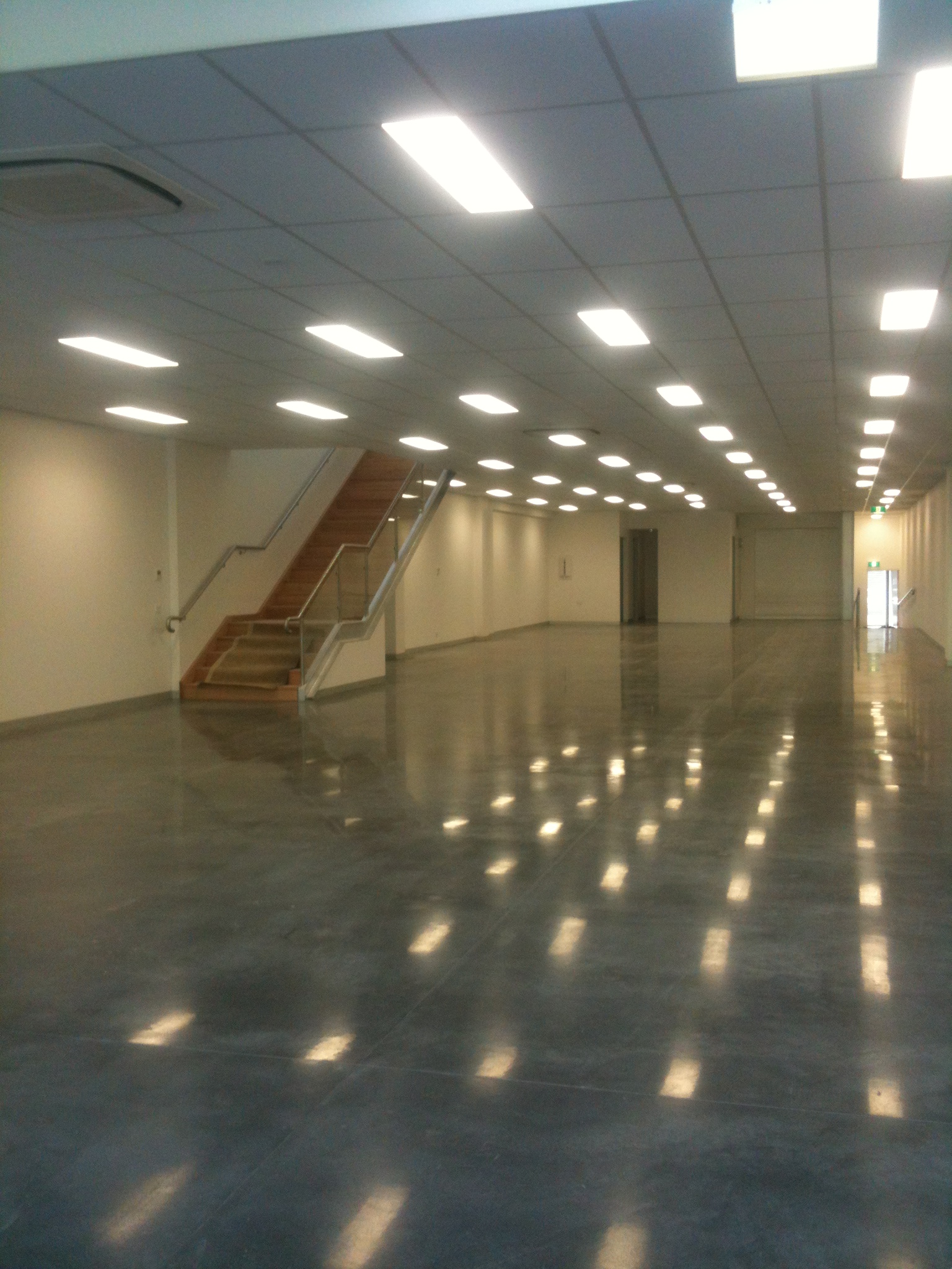 Warehouse concrete sealer_Polishing